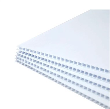 Бял гофриран пластмасов лист